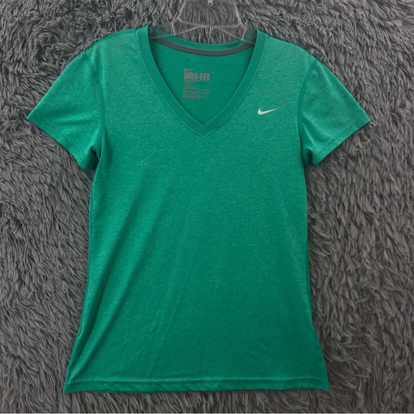 Nike Shirt Dri Fit Womens Small Vneck Regular Fit Green Athletic Workout - Picture 1 of 8